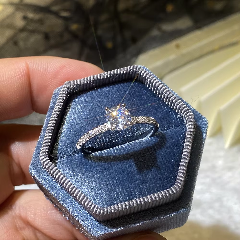 2025 Classic 4 Claws Design Round Zirconia Women Wedding Engagement Rings 3 Colors Available Low-key Bridal Jewelry Hot Sale